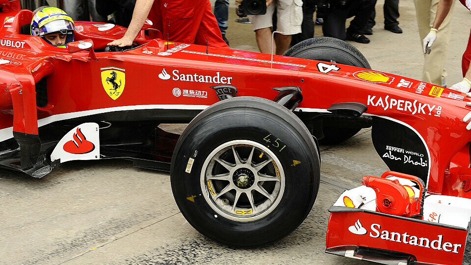 Die Pirelli-Reifen bleiben Thema Nummer 1, Foto: Sutton