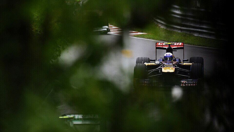 Daniel Ricciardo war mit der Pace seines Autos im Nassen nicht zufrieden, Foto: Sutton