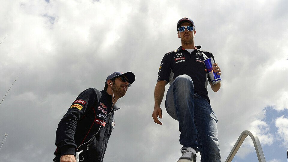 Red Bulls neues Duo für 2014: Daniel Ricciardo und Sebastian Vettel, Foto: Sutton