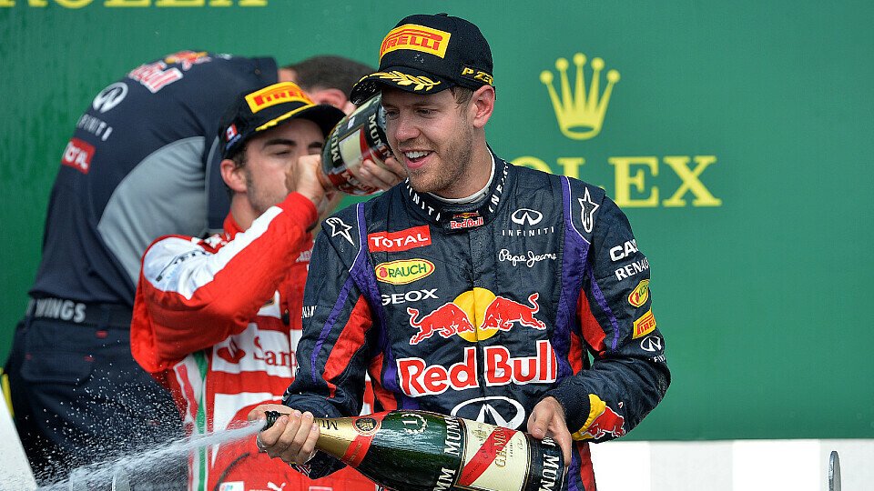 Vettel liegt deutlich vor Alonso, Foto: Sutton