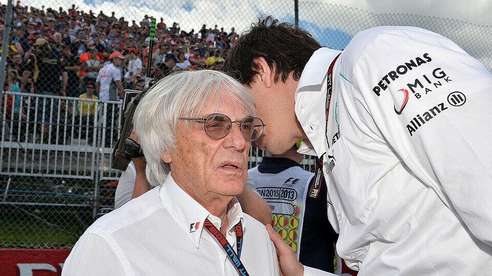 Bernie Ecclestone ist von Mercedes' Unschuld nicht überzeugt, Foto: Sutton