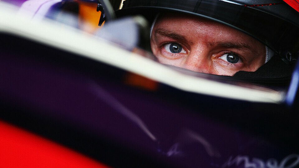 Wo sieht Sebastian Vettel wohl hin?, Foto: Red Bull