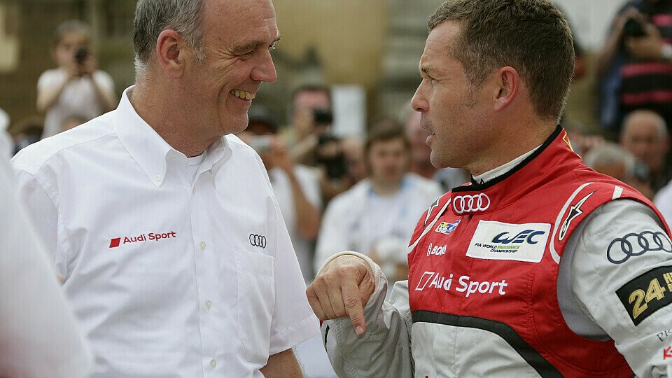 Tom Kristensen (rechts) im Gespräch mit Audi-Motorsportchef Dr. Wolfgang Ullrich, Foto: Audi