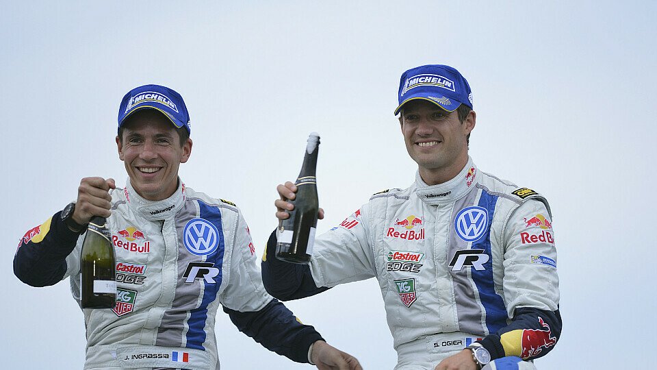 Sebastien Ogier und Julien Ingrassia feiern ihren ersten WM-Titel, Foto: Volkswagen Motorsport