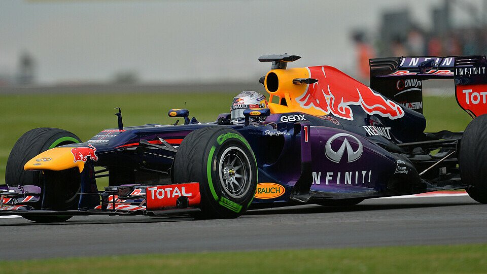Sebastian Vettel fühlt sich nach Tag eins gut aufgestellt, Foto: Sutton