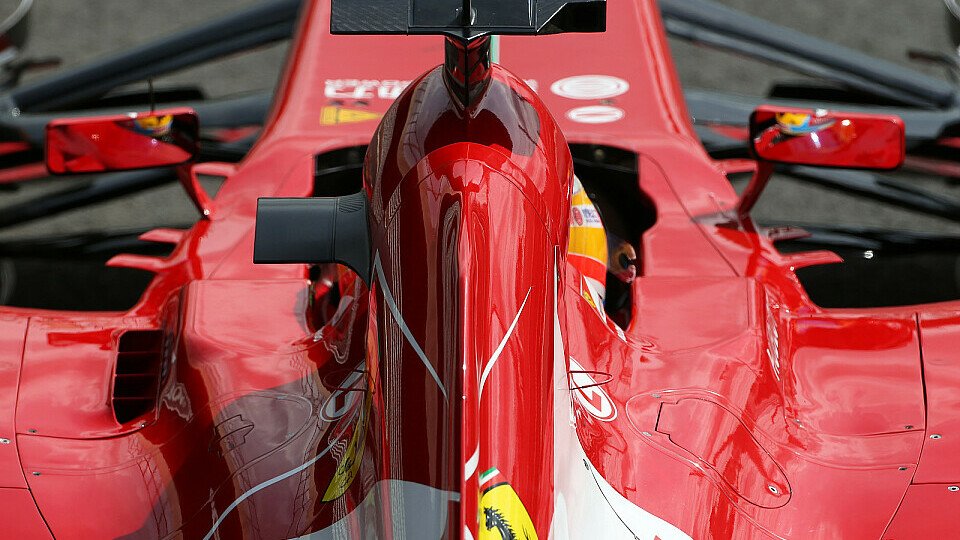 Die rote Göttin tut sich in Silverstone mit den Medium-Reifen schwer, Foto: Sutton