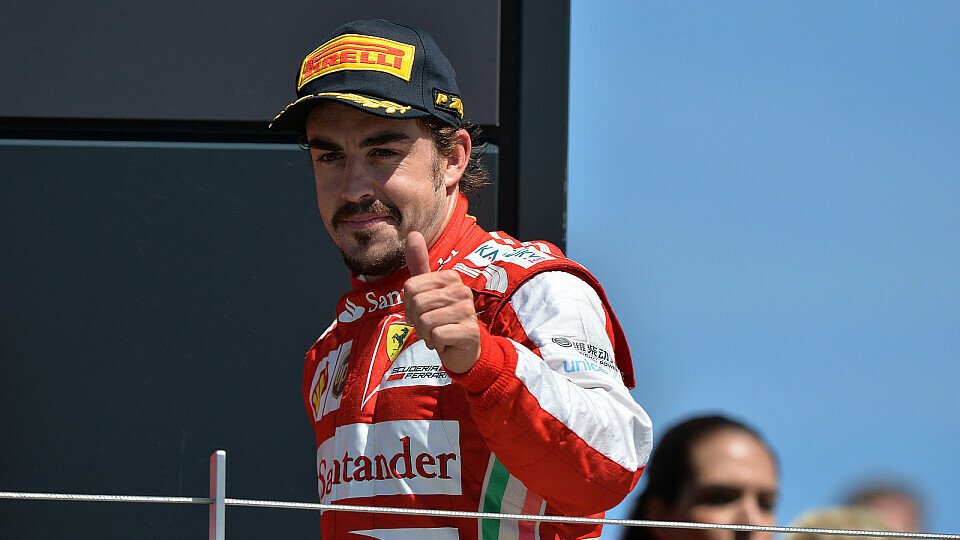 Den Daumen nach oben von Alonso gab es: Aber sicher nicht für Pirelli..., Foto: Sutton