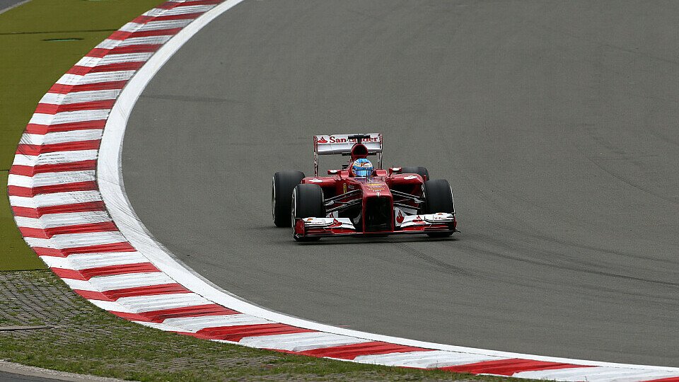 Erst im zweiten Training kam Fernando Alonso zum fahren, Foto: Sutton