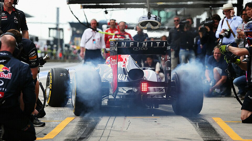 Viel Rauch um nicht viel: Die neuen Reifen bringen alte Leistung, Foto: Red Bull