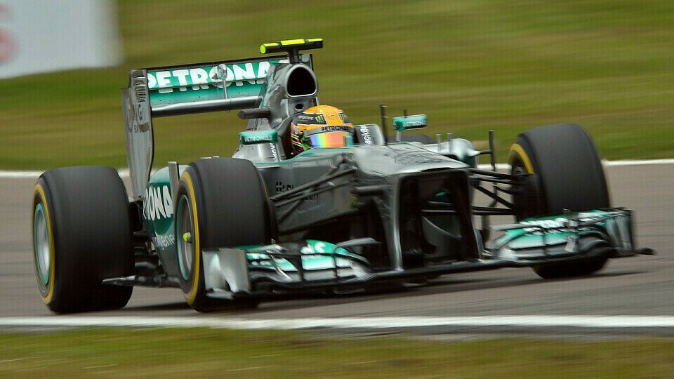 Lewis Hamilton steht auf Pole Position, Foto: Sutton