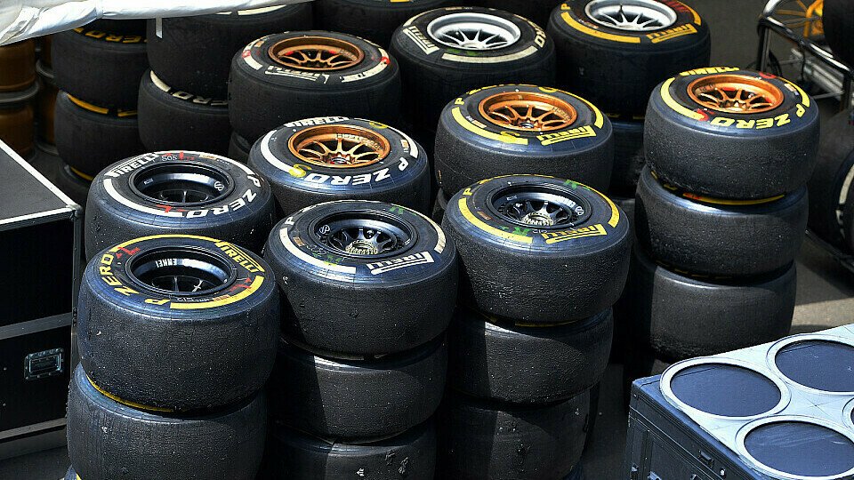 Pirelli bringt harte und Medium-Reifen nach Silverstone, Foto: Sutton