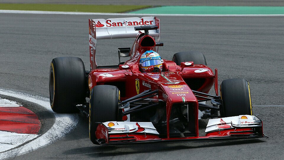 Fernando Alonso ist am Wichtigsten, dass die neuen Reifen sicher sind, Foto: Sutton