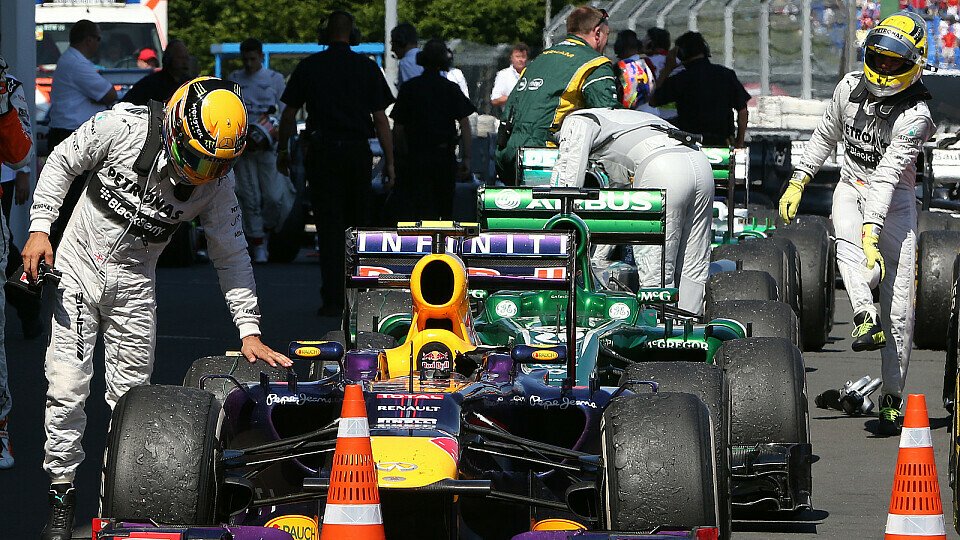 Hamilton spioniert, Rosberg eilt heran: Was hat Red Bull, was Mercedes nicht hat?, Foto: Sutton