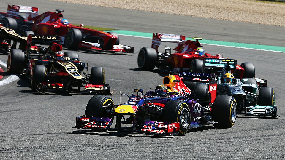 Schon am Start setzte sich Vettel in Fürhung - die halbe Miete war das aber noch lange nicht, Foto: Red Bull