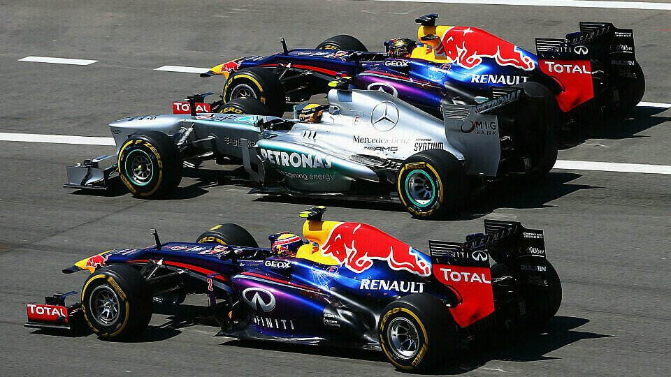 In der Red-Bull-Falle: Mercedes war die Spitze im Rennen schon nach wenigen Metern los, Foto: Red Bull
