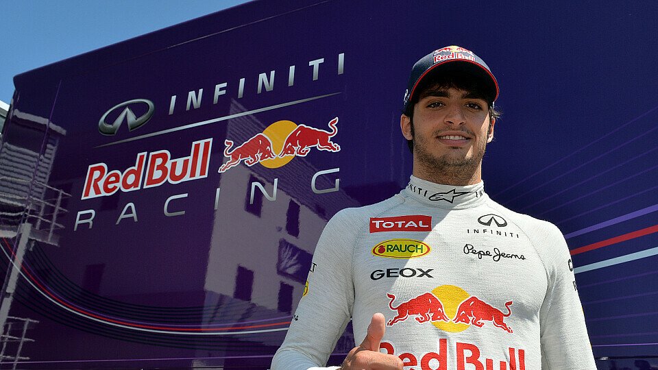 Carlos Sainz jr. wird die Testfahrten für Red Bull eröffnen, Foto: Sutton