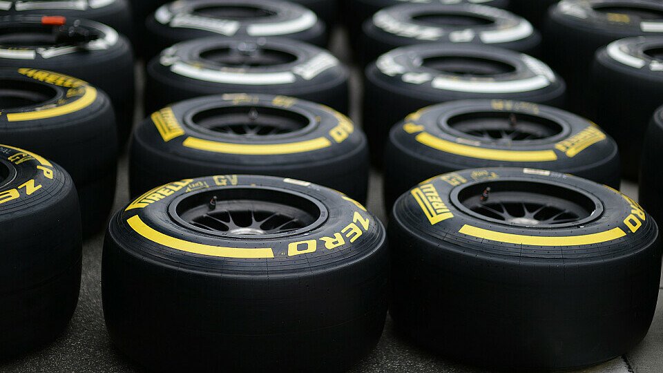 Pirellis Reifen warten auf ihren Renneinsatz., Foto: Sutton