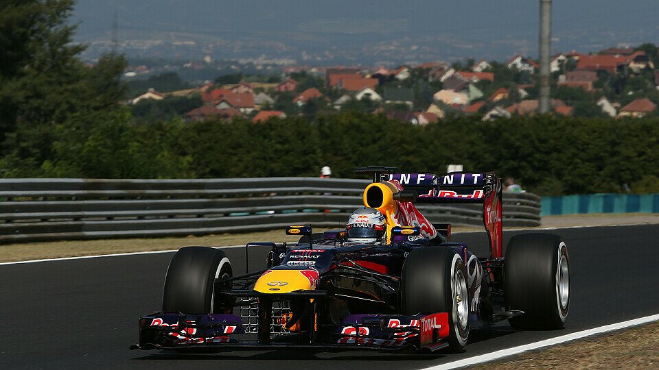 Sebastian Vettel hatte auch im 2. Training zum Ungarn GP die Nase vorn, Foto: Sutton