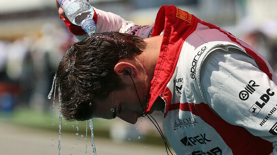 Zeit für eine kalte Dusche - die Formel 1 macht Urlaub, Foto: Sutton
