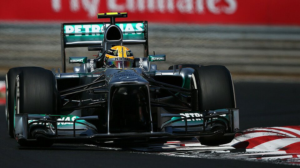 Lewis Hamilton gewann das erste Rennen in Diensten von Mercedes, Foto: Sutton