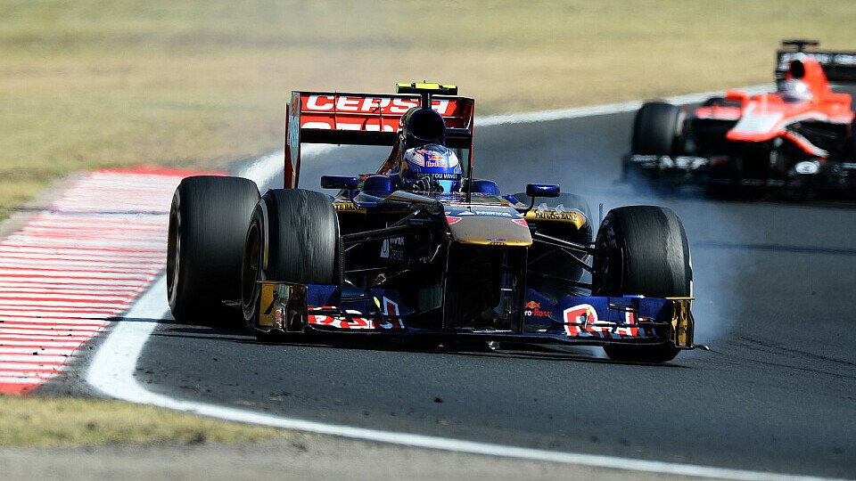 Franz Tost spornt Daniel Ricciardo zu vollem Einsatz an, Foto: Sutton