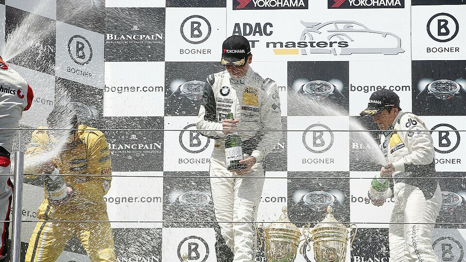 Für Toni Seiler gab es auf dem Nürburgring reichlich Champagner, Foto: ADAC GT Masters