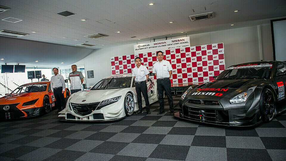 Die drei Hersteller der GT500-Klasse haben neue Fahrzeuge