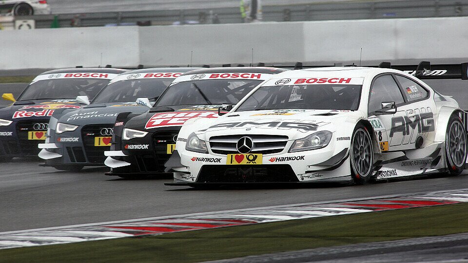 Auf dem Nürburgring ging es eng zur Sache, Foto: RACE-PRESS