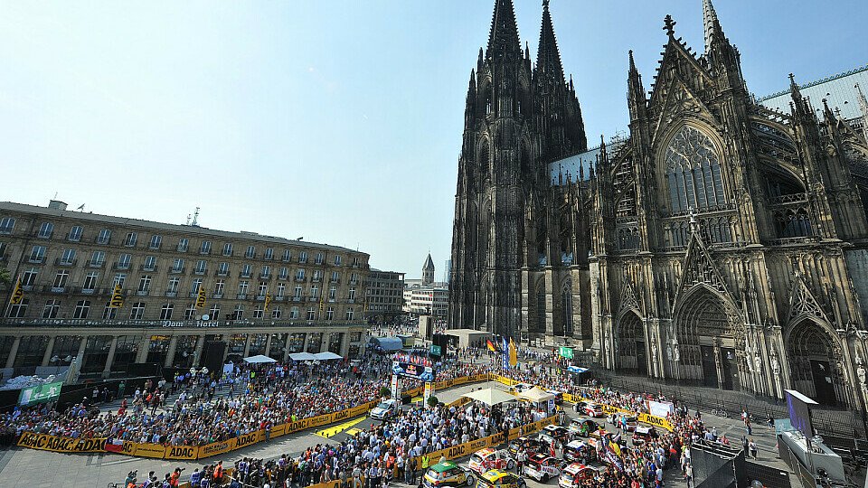 Die WRC ist da: Party-Stimmung in Köln, Foto: ADAC Rallye Deutschland
