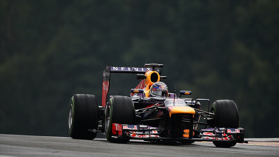 Sebastian Vettel musste sein Fahrzeug aufgrund des Reifenschadens bereits 20 Minuten vor Schluss abstellen, Foto: Sutton