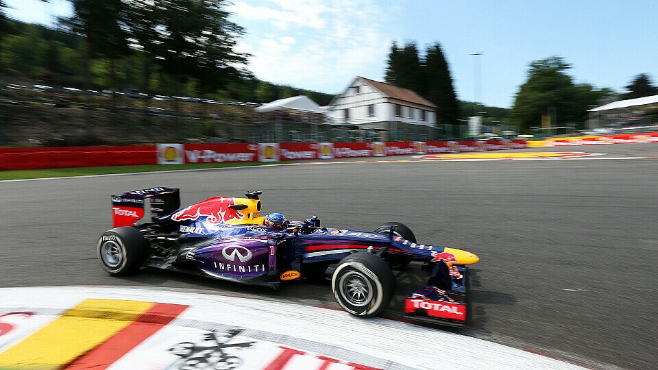 Sebastian Vettel ist mal wieder vorne, Foto: Sutton