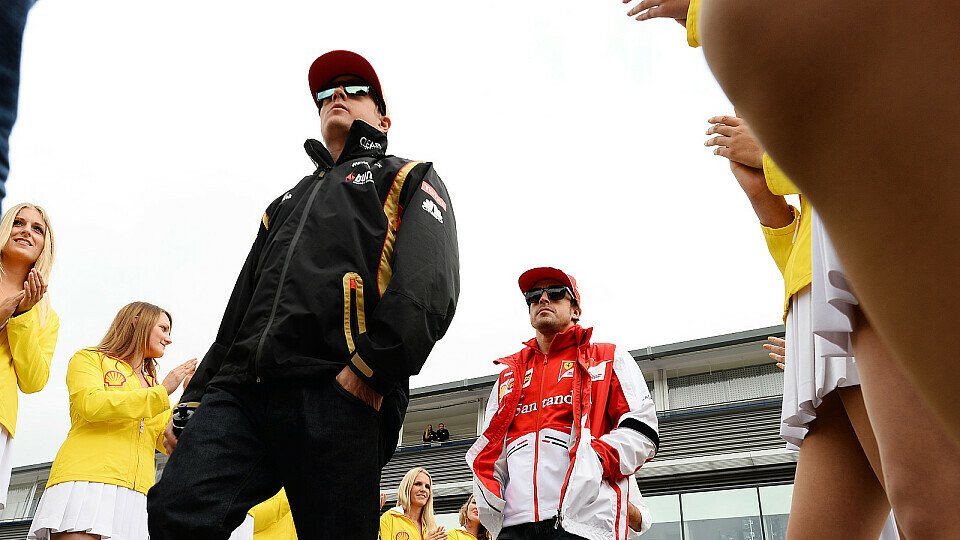 Kimi Räikkönen wird nicht nach Fernando Alonsos Pfeife tanzen - da ist sich Jenson Button sicher, Foto: Sutton