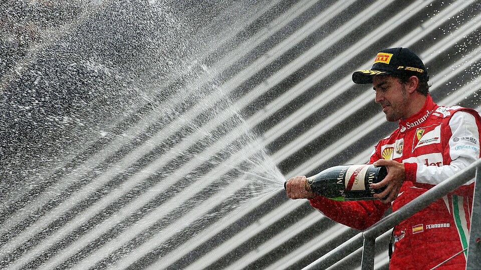 Fernando Alonso will noch öfter jubeln, Foto: Sutton