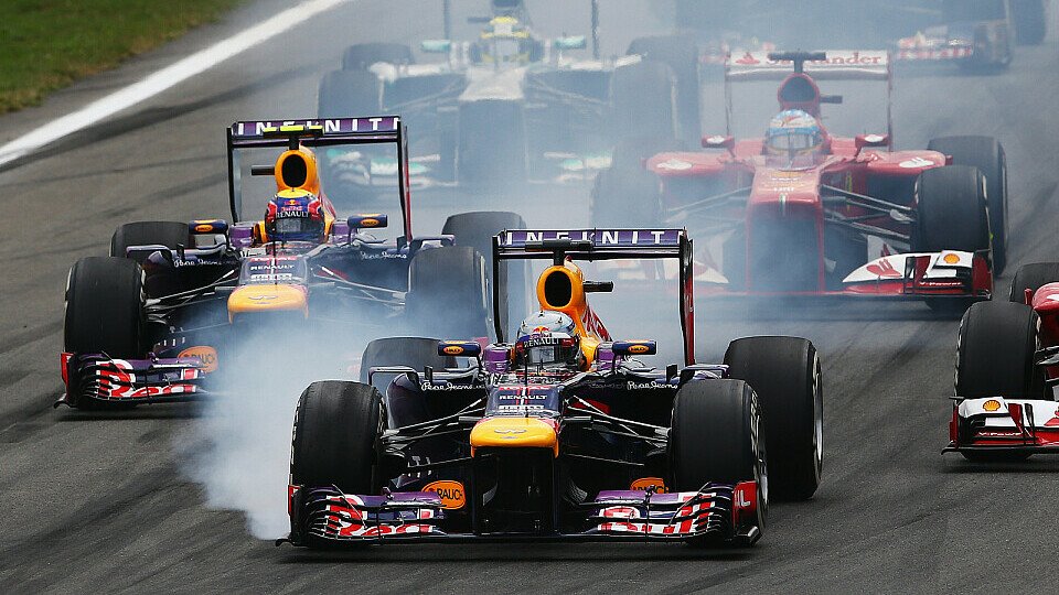 Vettel behielt am Start die Nase vorne, Foto: Red Bull