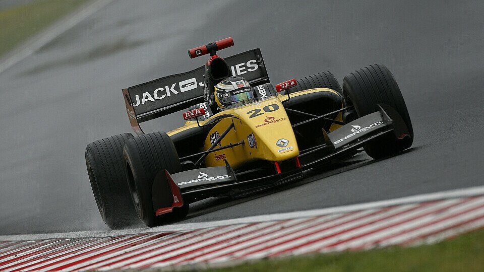 Kevin Magnussen hielt seinen Meisterschaftskontrahenten Vandoorne wieder hinter sich, Foto: WS by Renault