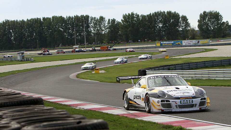 Herberth Motorsport kämpft in Hockenheim gleich an zwei Fronten, Foto: ADAC GT Masters