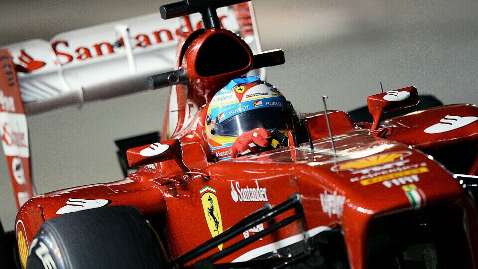 Fernando Alonsos Rückstand auf Sebastian Vettel steigt kontinuierlich an, Foto: Sutton