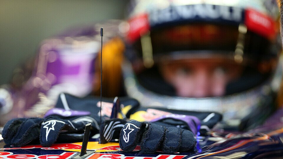 Vettel fährt in einer eigenen Welt, Foto: Sutton