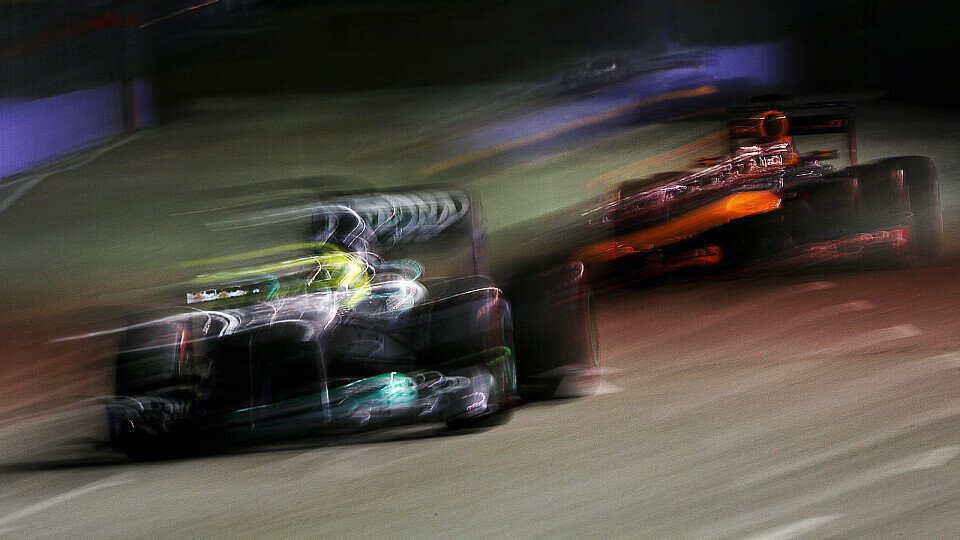 Im Silberpfeil ist nur Platz für Nico Rosberg und Lewis Hamilton, Foto: Sutton