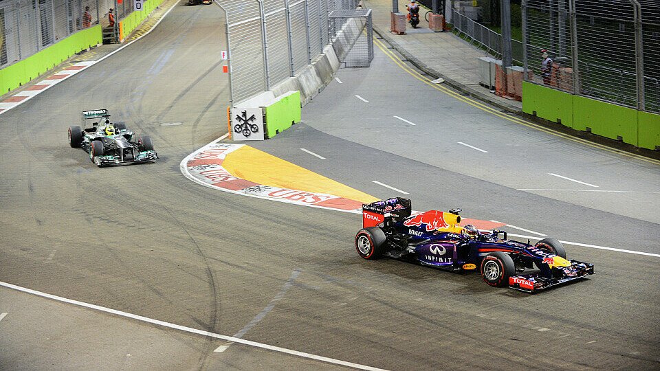 Sebastian Vettel in Singapur: Allein auf weiter Flur, Foto: Sutton