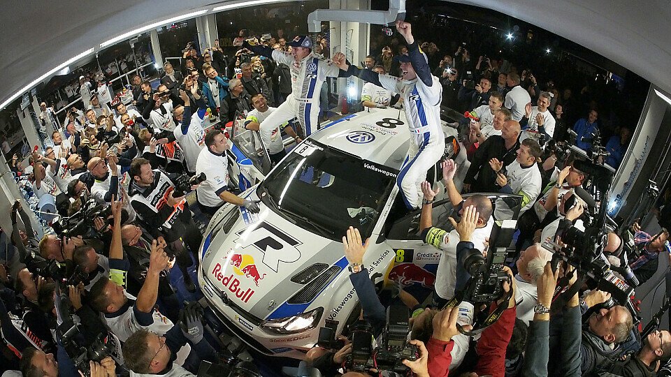Sebastien Ogier könnte die ganze Welt umarmen, Foto: Volkswagen Motorsport
