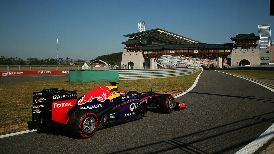Sebastian Vettel bleibt auch nach Hamilton-Bestzeiten Topfavorit, Foto: Red Bull