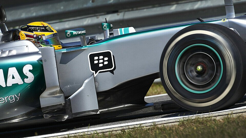 Lewis Hamilton versteht die Reifen - manchmal aber auch nicht, Foto: Mercedes AMG