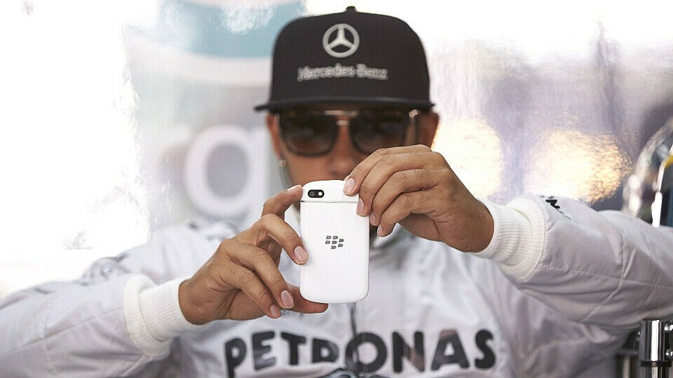 Lewis Hamilton besucht am Wochenende das DTM-Finale - wird er und auch aus Hockenheim via Twitter auf dem Laufenden halten?, Foto: Mercedes AMG