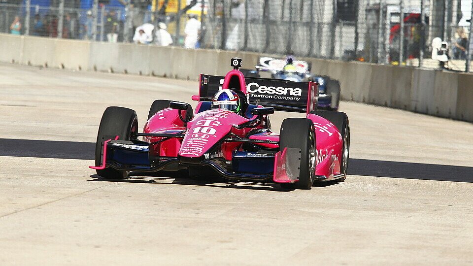 Dario Franchitti wurde aus dem Rennen gerissen, Foto: IndyCar
