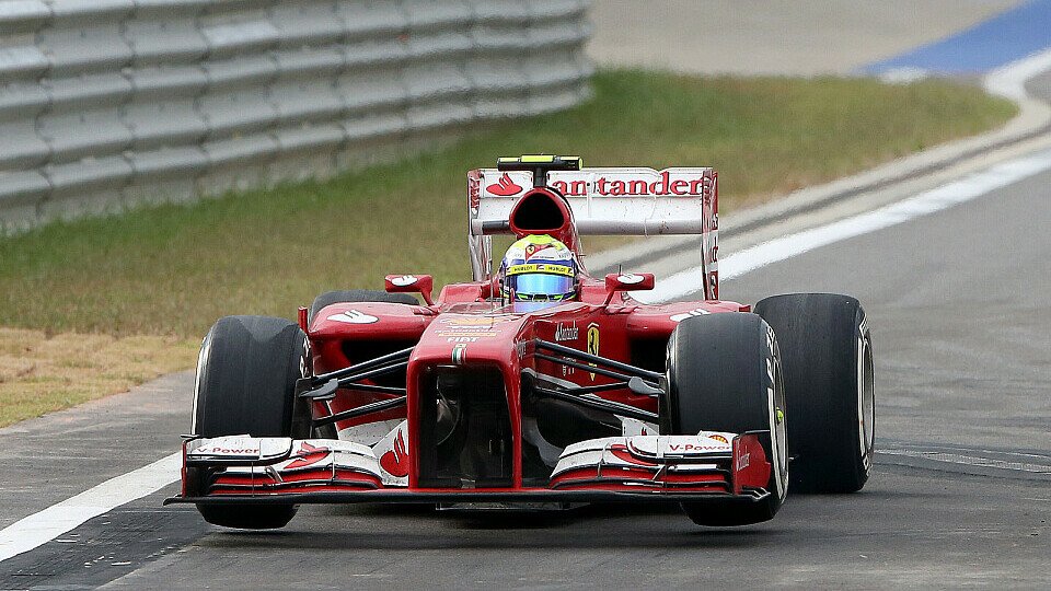 Felipe Massa drehte sich in der dritten Kurve des Rennens, Foto: Sutton