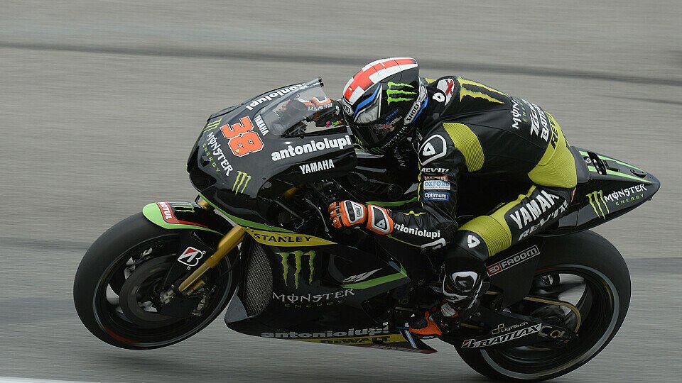MotoGP-Rookie Bradley Smith untermauerte seine jüngste positive Entwicklung mit Rang vier im ersten Freien Training in Valencia., Foto: Milagro