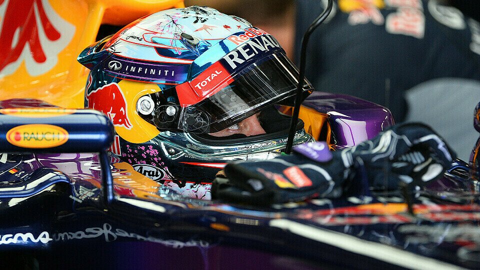 Sebastian Vettel hofft auf seine KERS-Batterie, Foto: Mercedes AMG