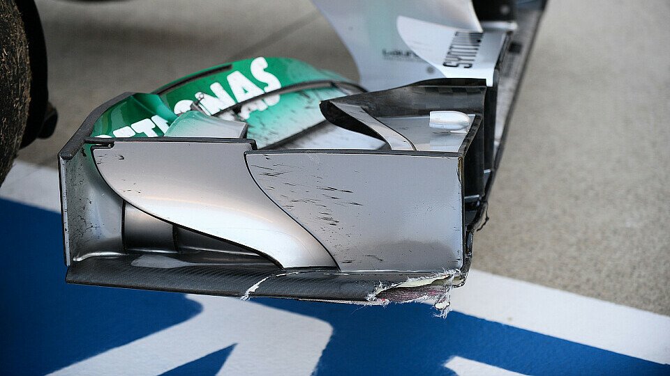 Nico Rosberg ist mit Sergio Perez' Fahrweise nicht einverstanden, Foto: Sutton