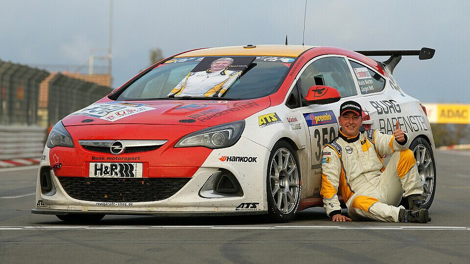 Mario Merten hat den Opel Astra OPC Cup gewonnen, Foto: Jan Brucke/VLN